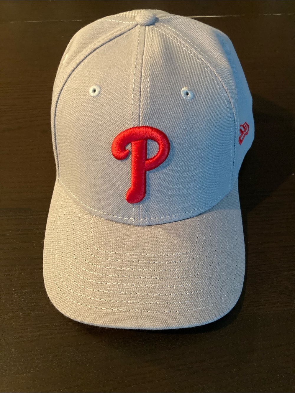 New Era Men’s Light Gray Cap with Red 'P' Logo